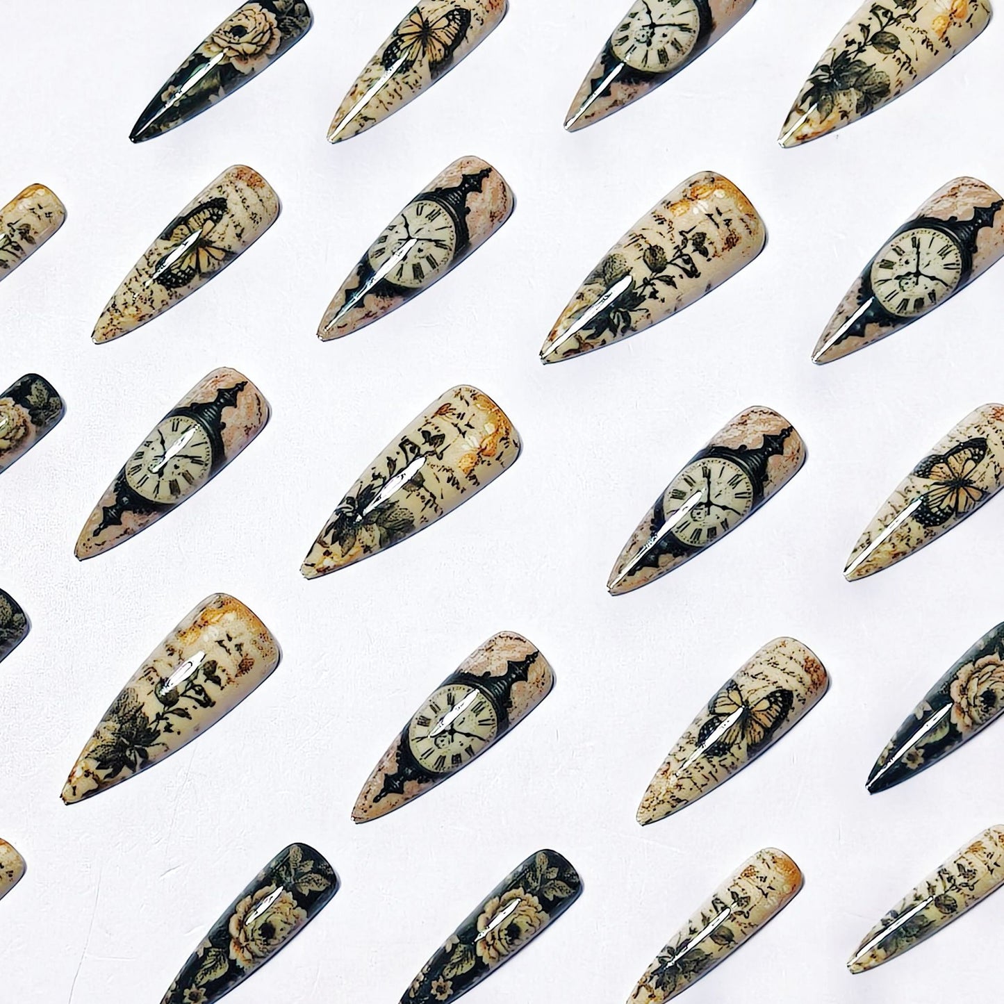 Kreative Kunstnägel mit Vintage-Inspiriertem Design Brehn