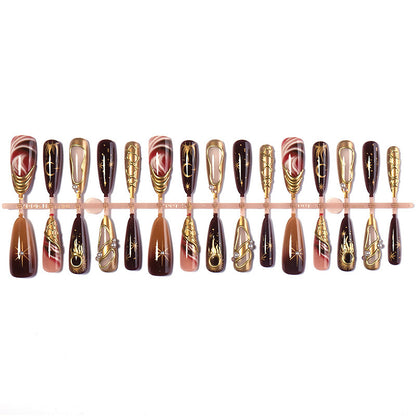 Kunstnagelset mit eleganten Goldakzenten und einzigartigen Designs Brehn