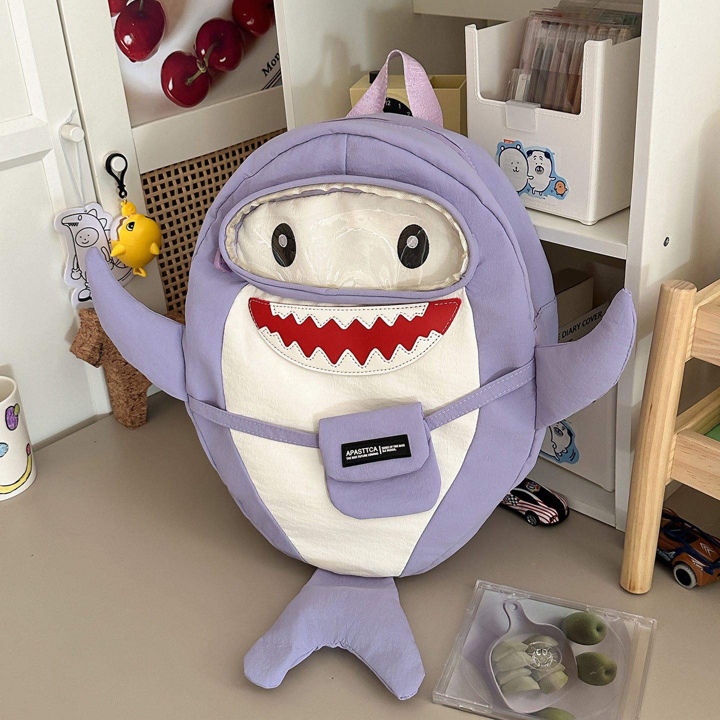 Adorable haiförmiger Schulrucksack