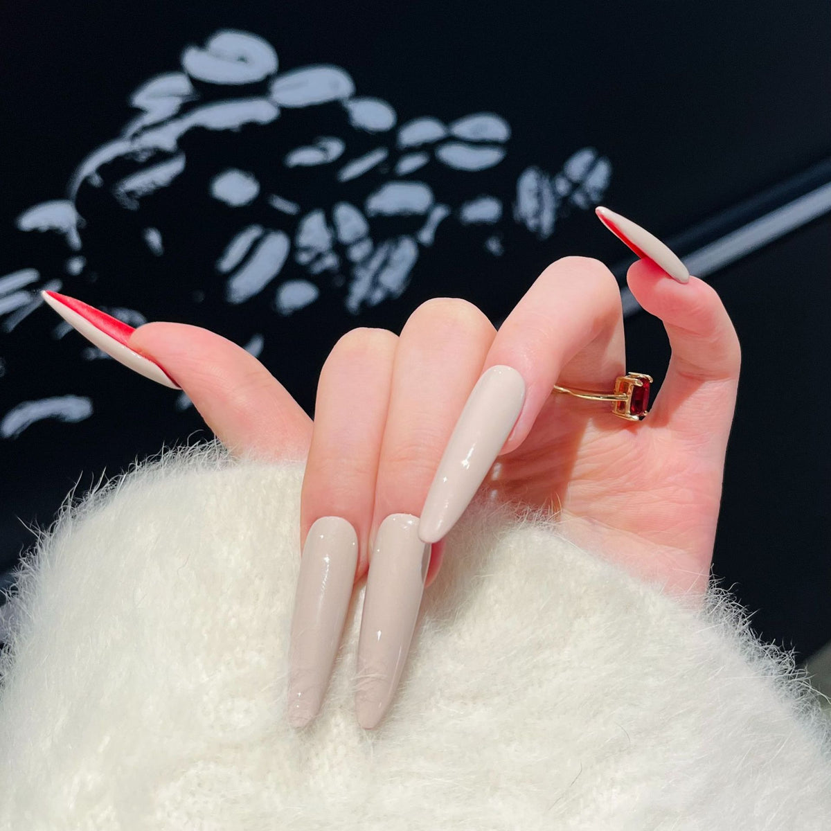 Stiletto Press-On Nagelkunstset mit eleganten French Tips Brehn