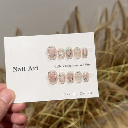 Elegantes, mit Edelsteinen verziertes Press-On-Nagelset