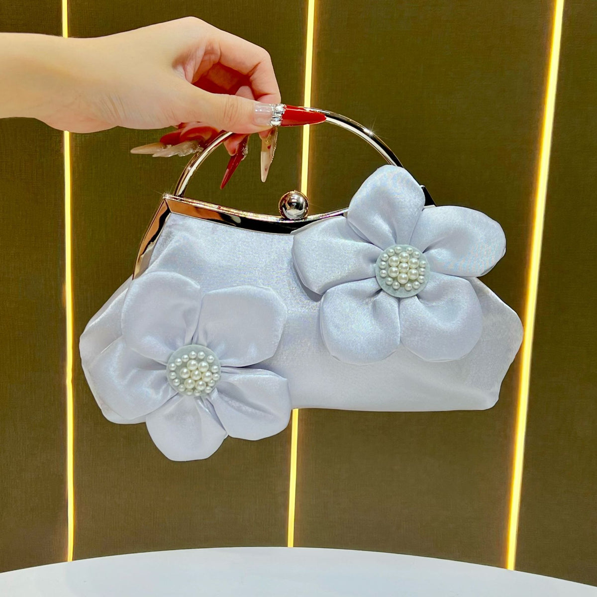 Florale Akzent Clutch