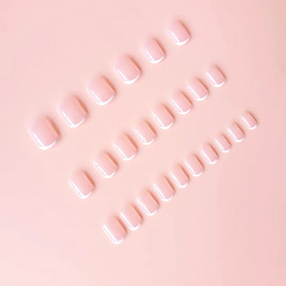 Kunstnägel im modernen French-Style Brehn