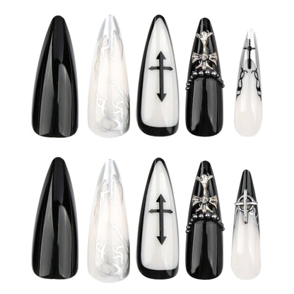 Kunstvolle Stiletto-Nägel mit einzigartigen 3D-Details und eleganten Akzenten Brehn