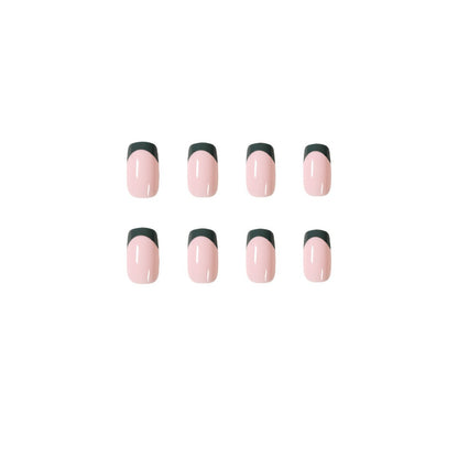 Kunstvolle Nagelkunst mit eleganten Farbverlauf und Spitzen Brehn
