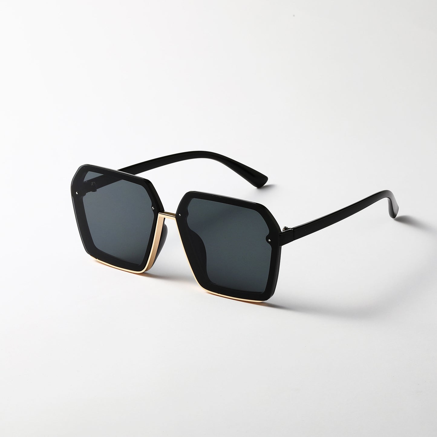 Damen kreative oversized Sonnenbrille mit einzigartiger Geometrie Brehn