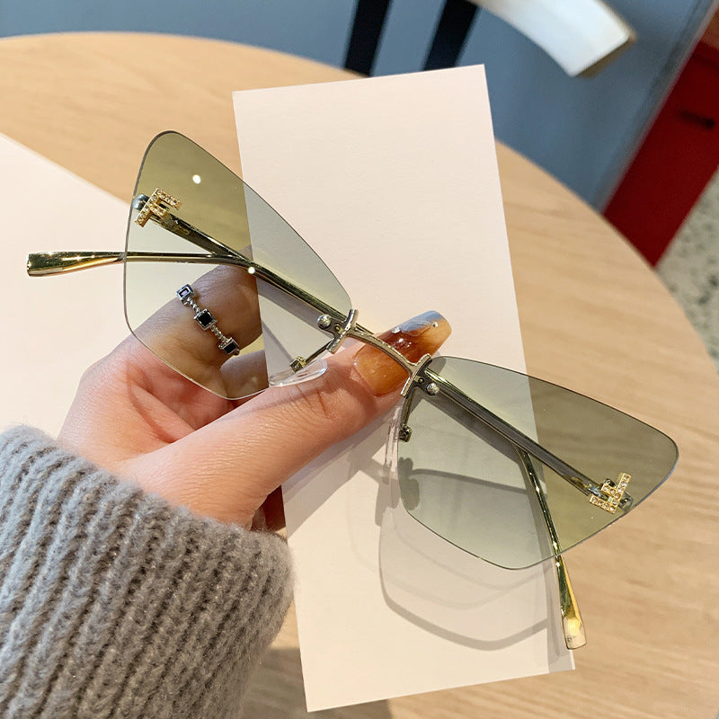 Damen Cat-Eye Sonnenbrille im modernem Design mit innovativem Rahmen Brehn