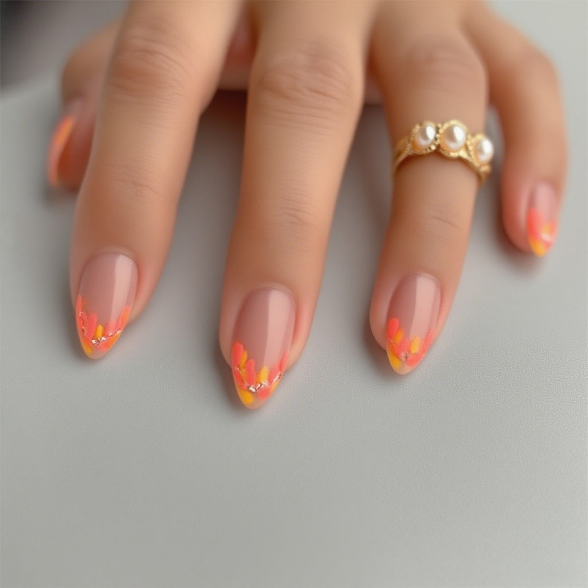 Floral Press-On Nail Set mit eleganten Designelementen Brehn