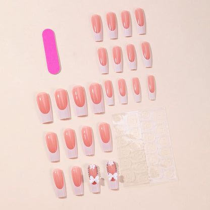Elegante 3D-Blumenakzent-Nagelkunstverlängerungen Brehn