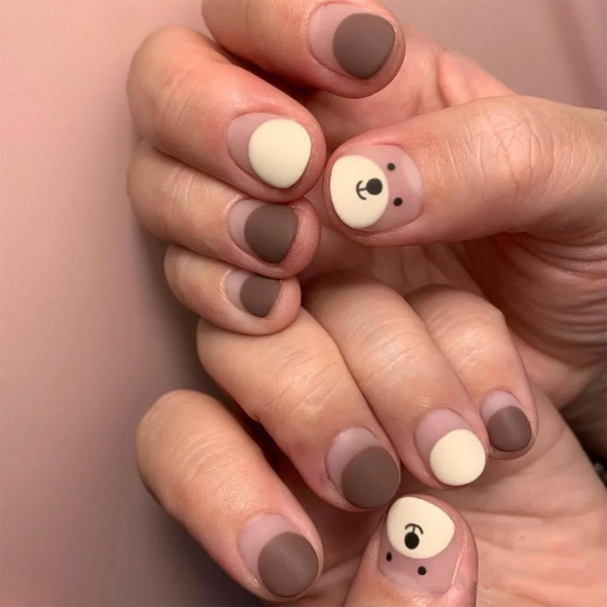 Niedliche Nagelkunst mit Bärenmotiven Brehn