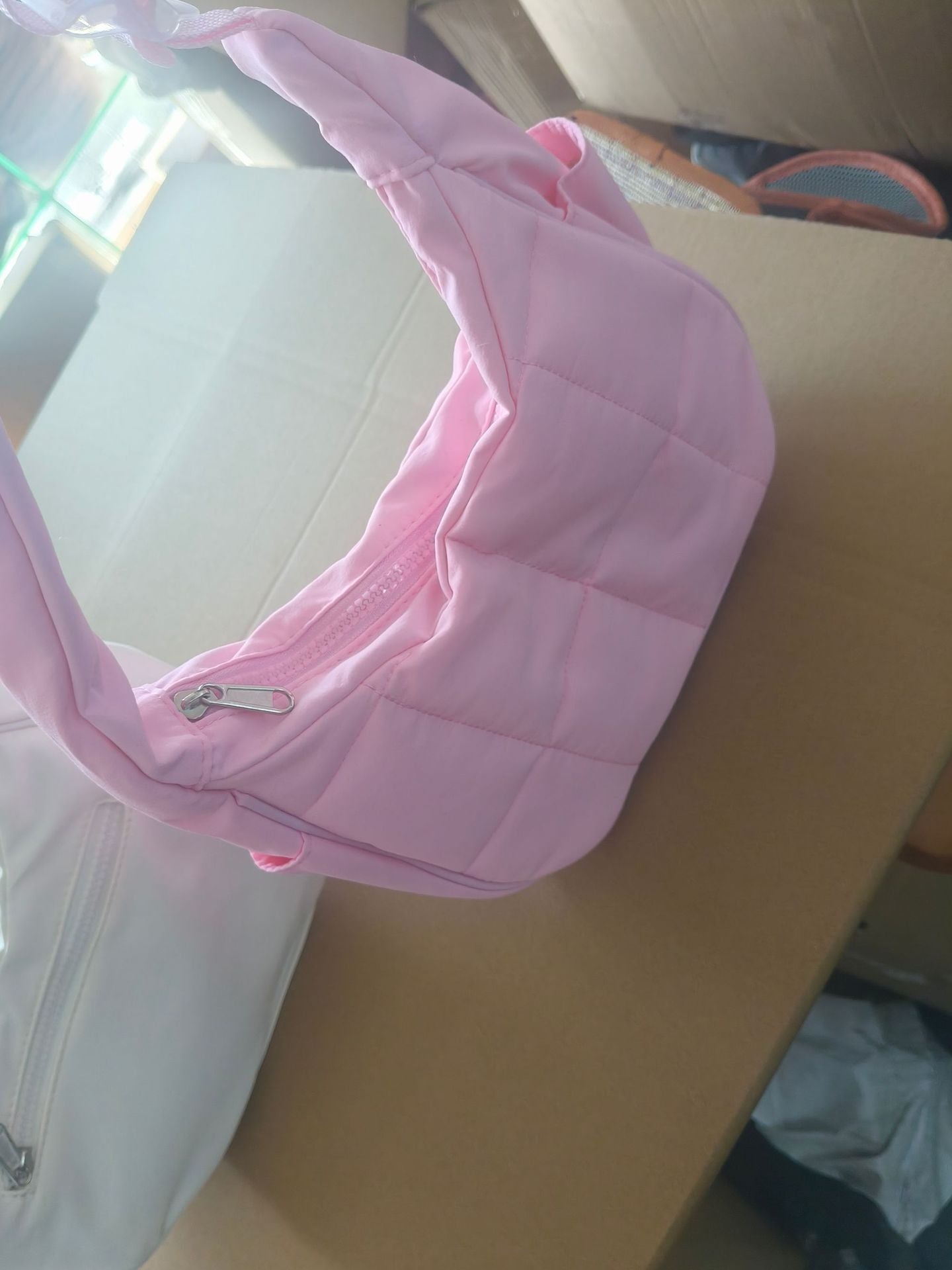 Modische Schultertasche mit Gepolstertem Design Brehn
