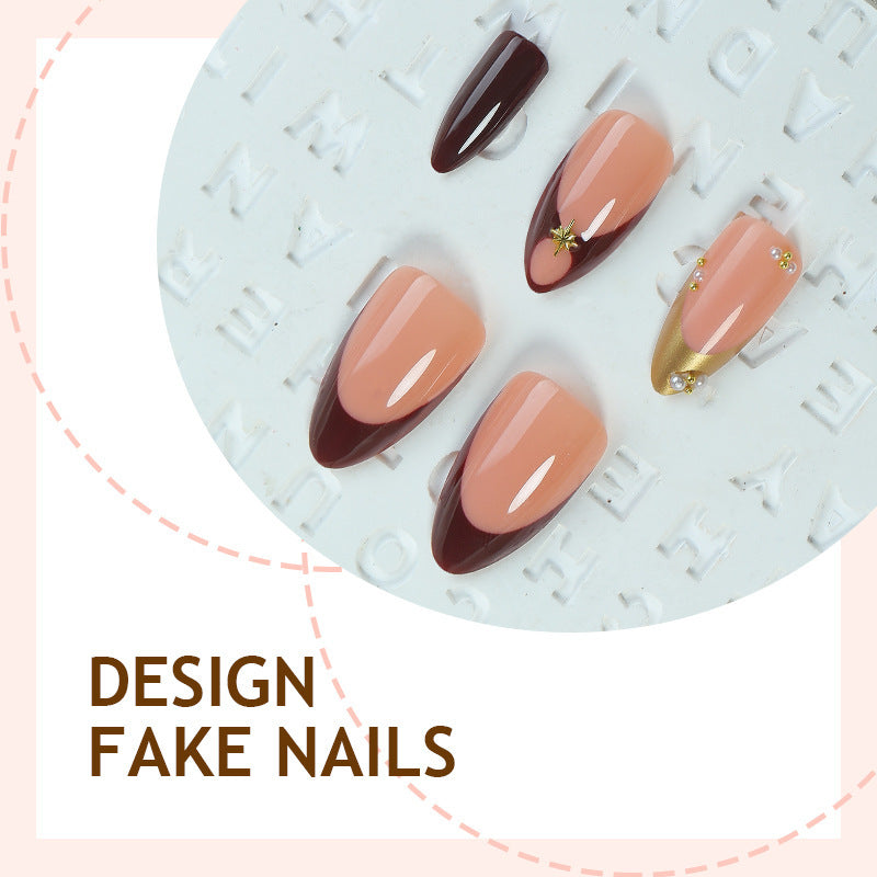 Kunstnagelset mit luxuriösem Hochglanz-Design und kreativen Akzenten Brehn