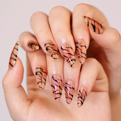 Kunstvolle Stiletto-Nägel mit kreativem Tigerstreifen-Design Brehn