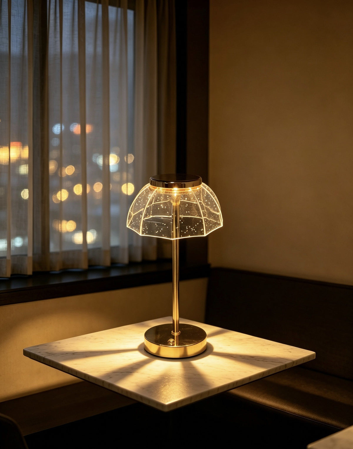Künstlerische Glastischlampe