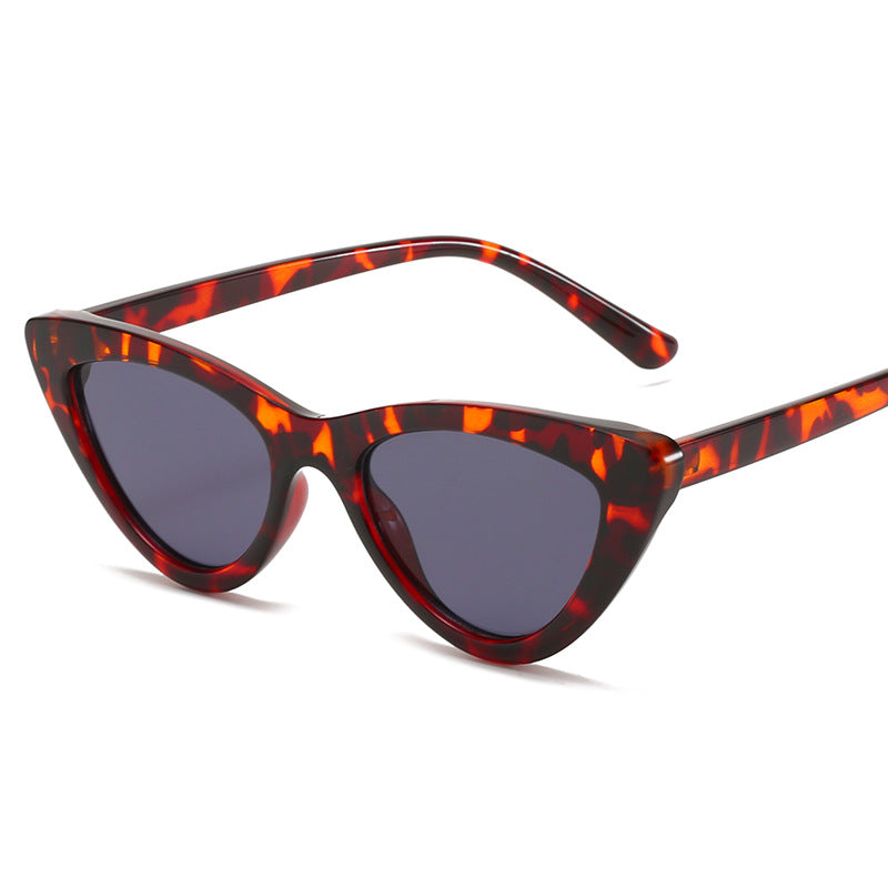 Damen Cat-Eye Sonnenbrille mit futuristischem Design und robustem Rahmen Brehn