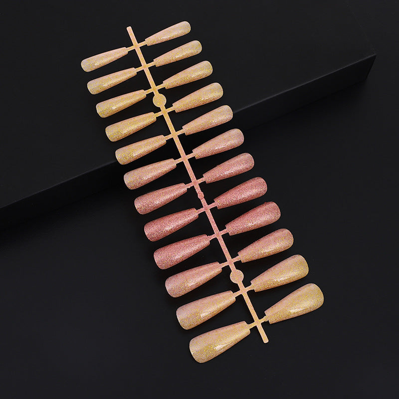 Kunstnagelset mit Glitzer und eleganten Übergängen Brehn