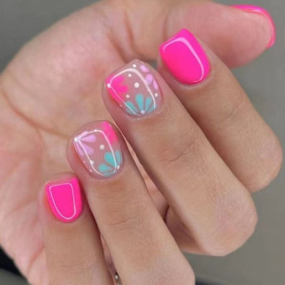 Künstlerische florale Nagelkunst