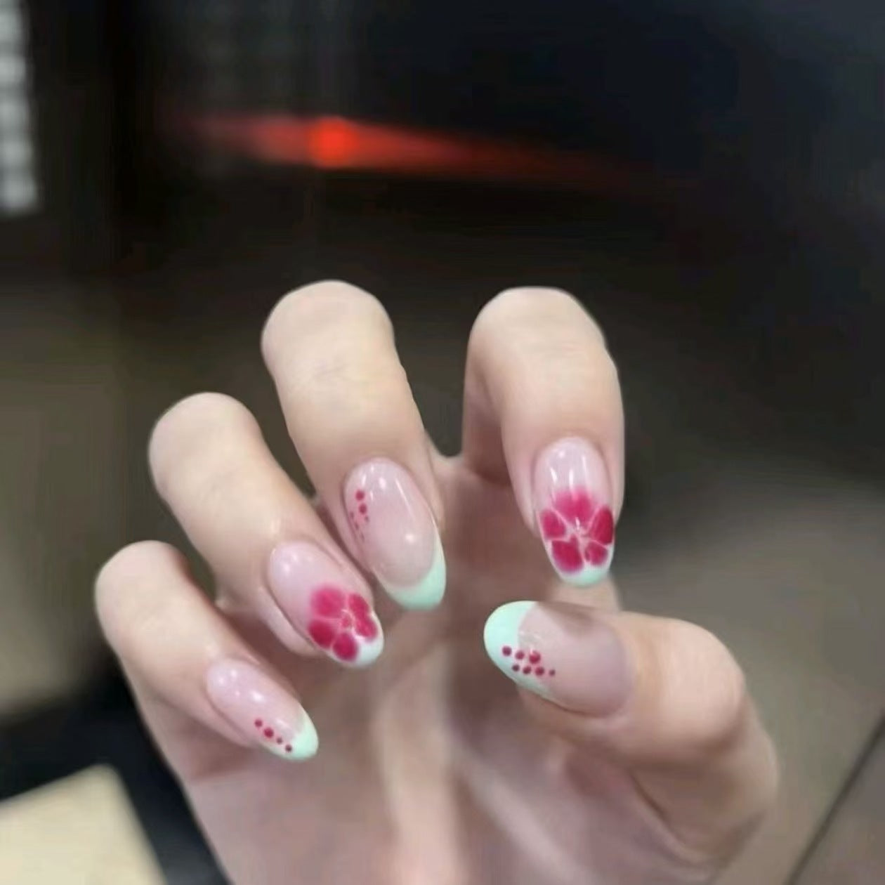 Stylisches Künstlerisches Press-On-Nagelset Brehn