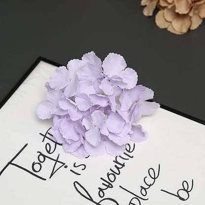 Elegante dekorative Blumenarrangement
