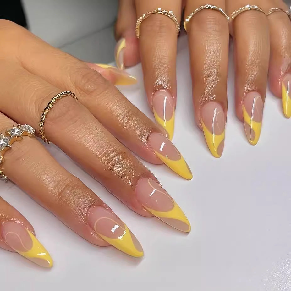 Kunstnagelset mit eleganter französischer Spitze Brehn