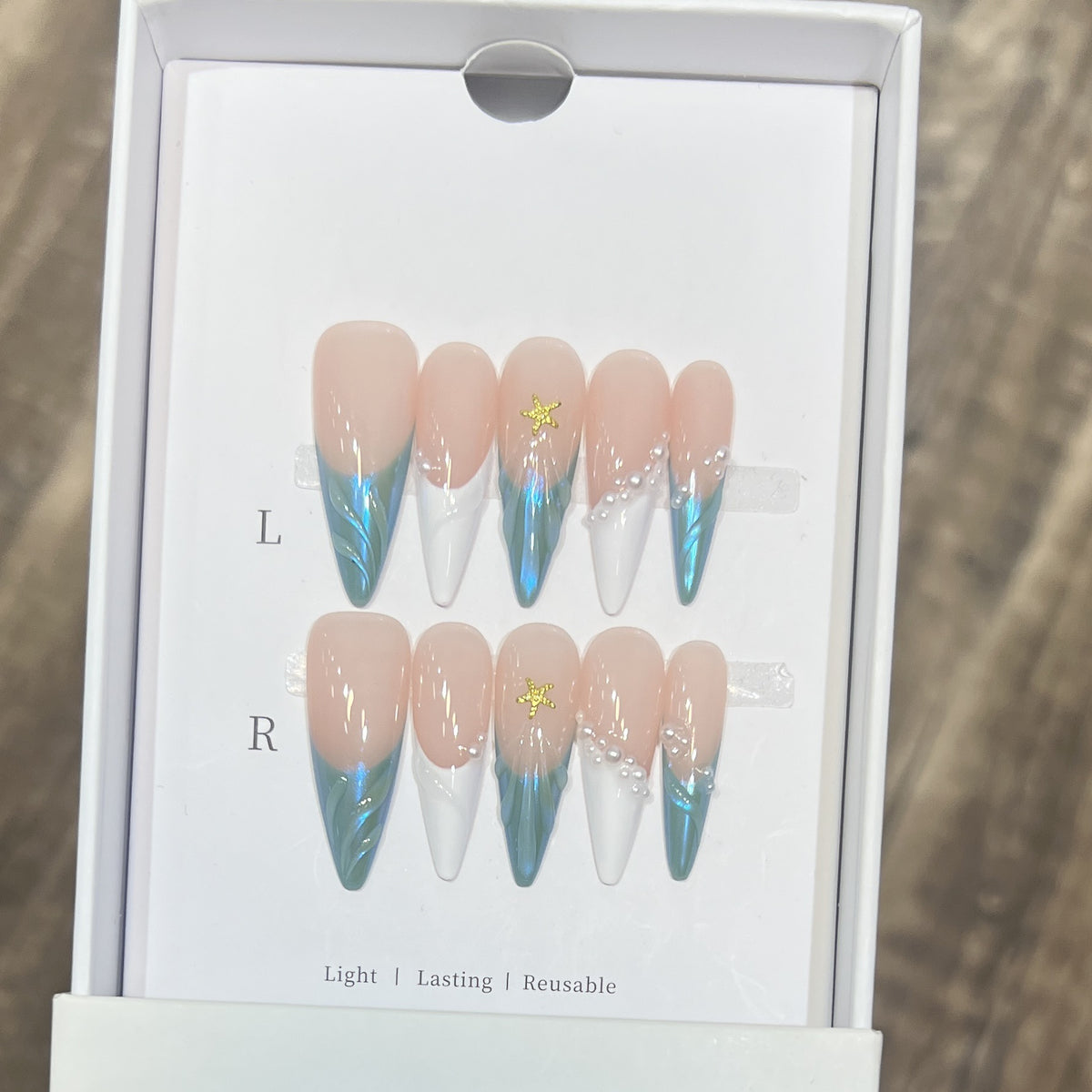 Blumen- und Punkte-Press-On-Nagelset Brehn