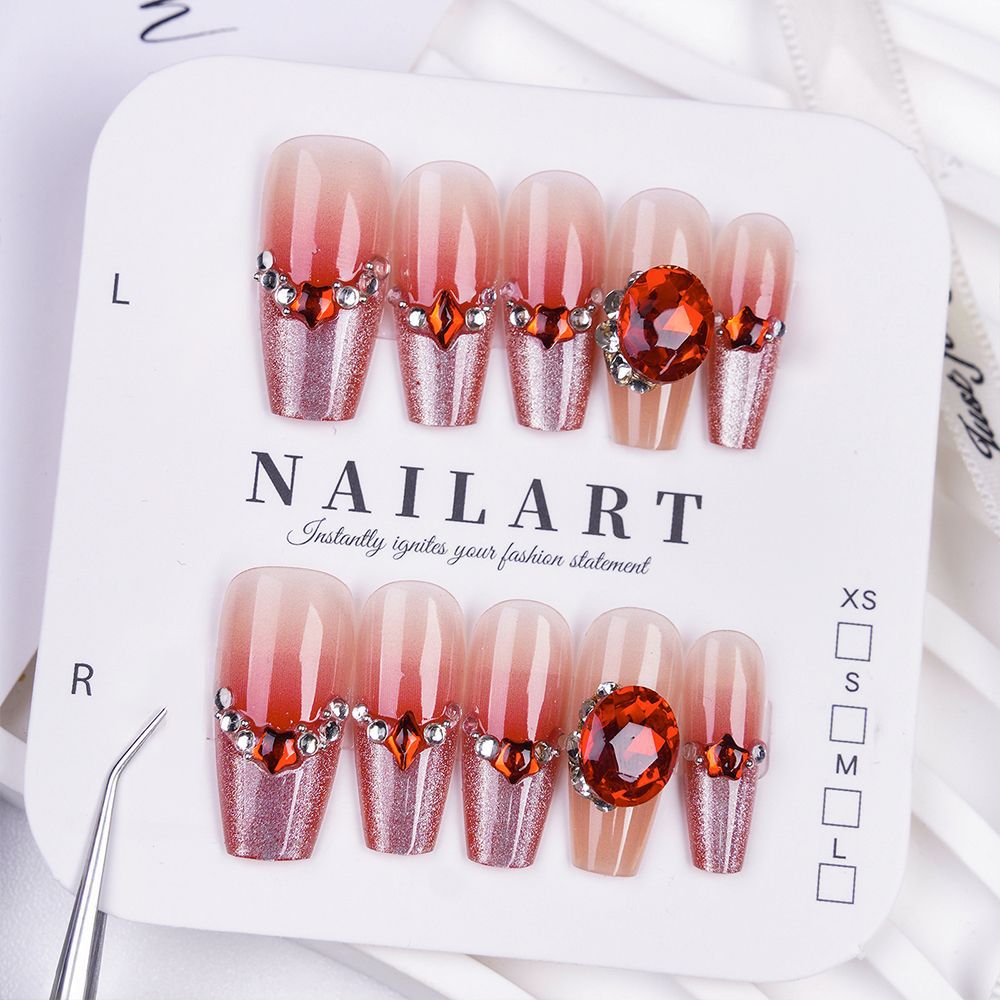Kreatives thematisches Press-On-Nagelset Brehn