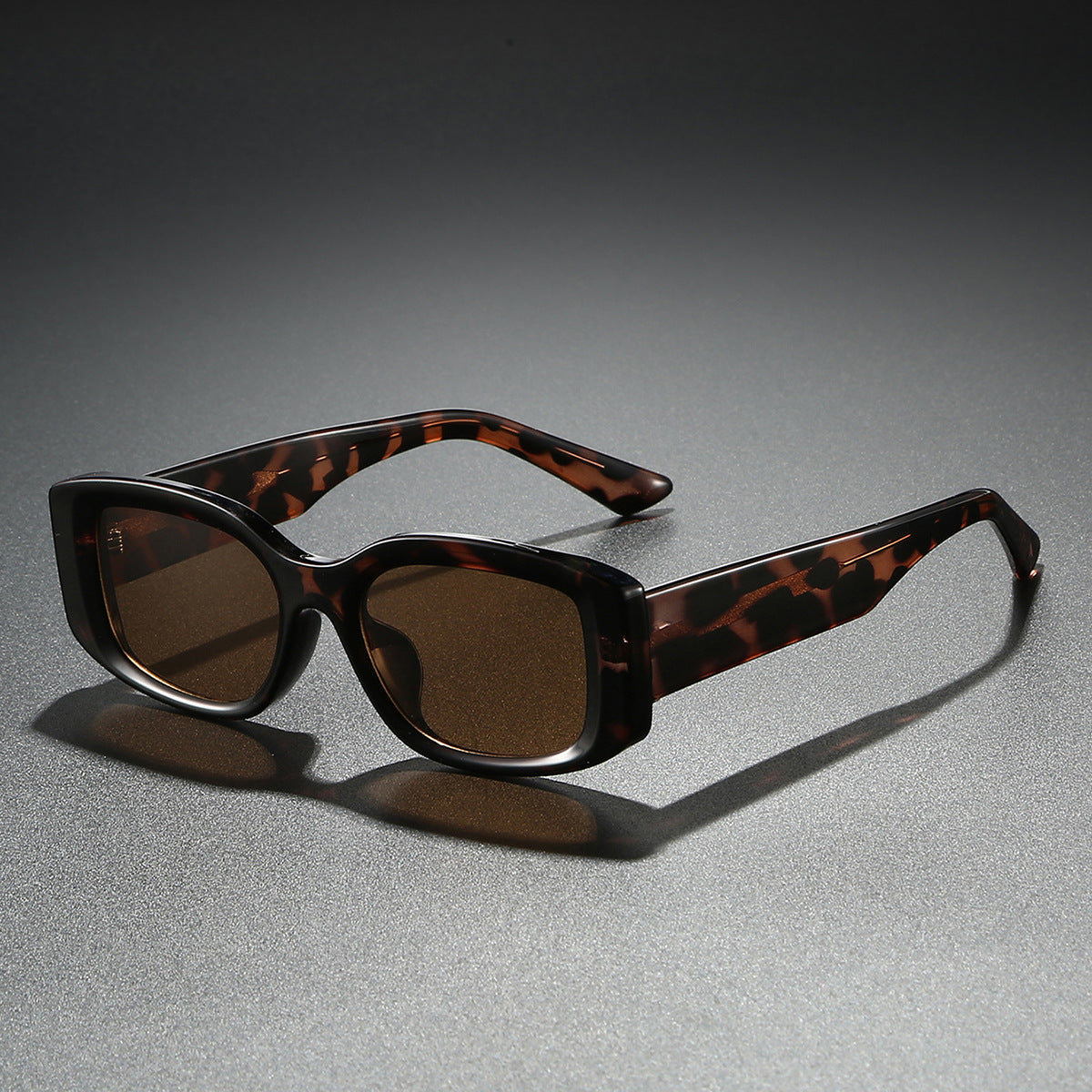 Damen modische Sonnenbrille im stylischen, eckigen Rahmen Brehn
