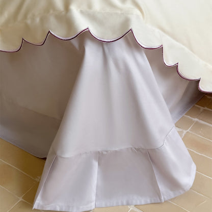 Bestickte florale Duvet-Bezug mit gewelltem Rand aus Baumwollsatin-Ensemble mit passenden Kissenbezügen