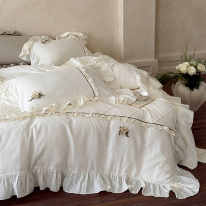 Gewaschenes Leinen Rüschen-Bettbezug-Set mit besticktem Blumenapplikation