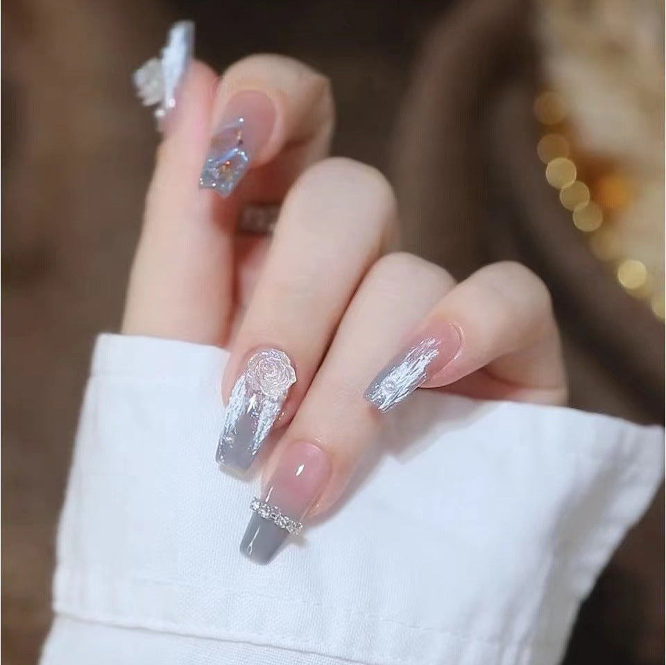 Exquisite und kreative Nagelkunst Brehn
