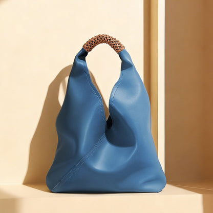 Skulpturaler weicher Leder Slouch Hobo Tote mit geflochtenem oberen Griff