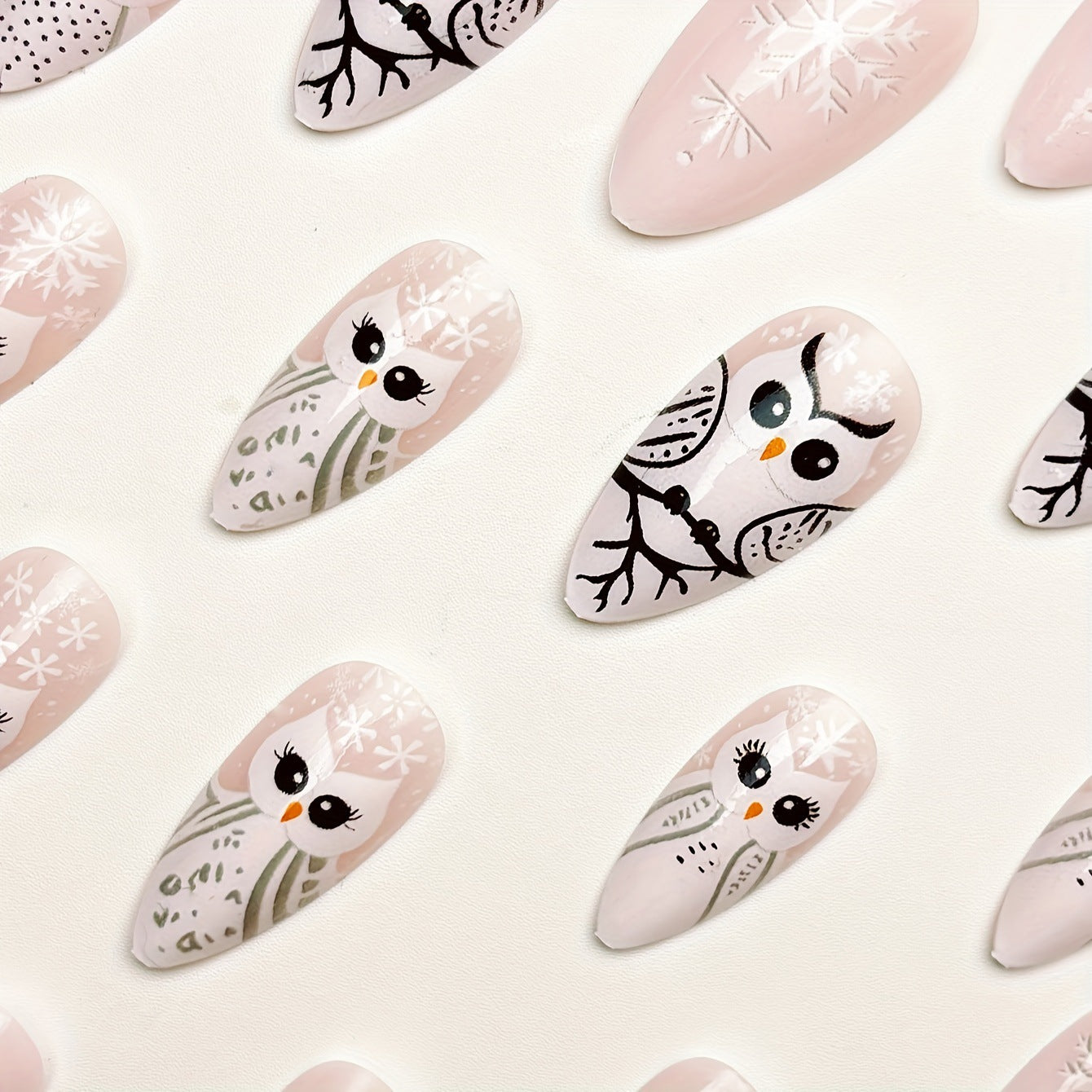 Kreative Nagelkunst Brehn