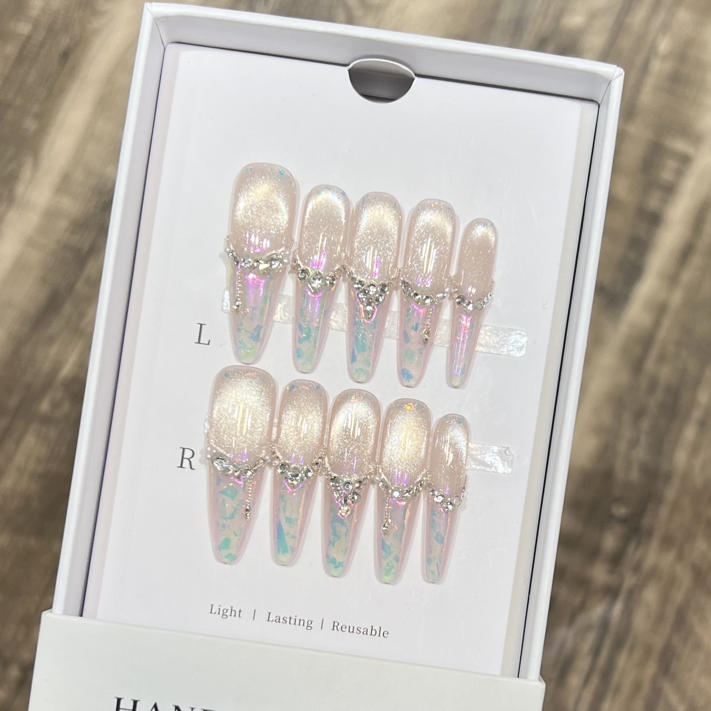 Glamorous Nail Art Brehn