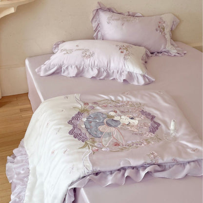 Romantisches Satin-Bettwäsche-Komplettset mit bestickter Tagesdecke und Volant