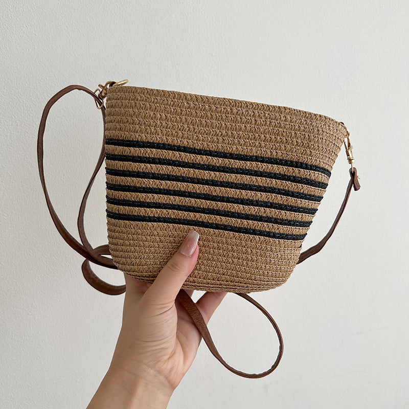 Handgefertigte Strohtasche mit Modernem Design Brehn
