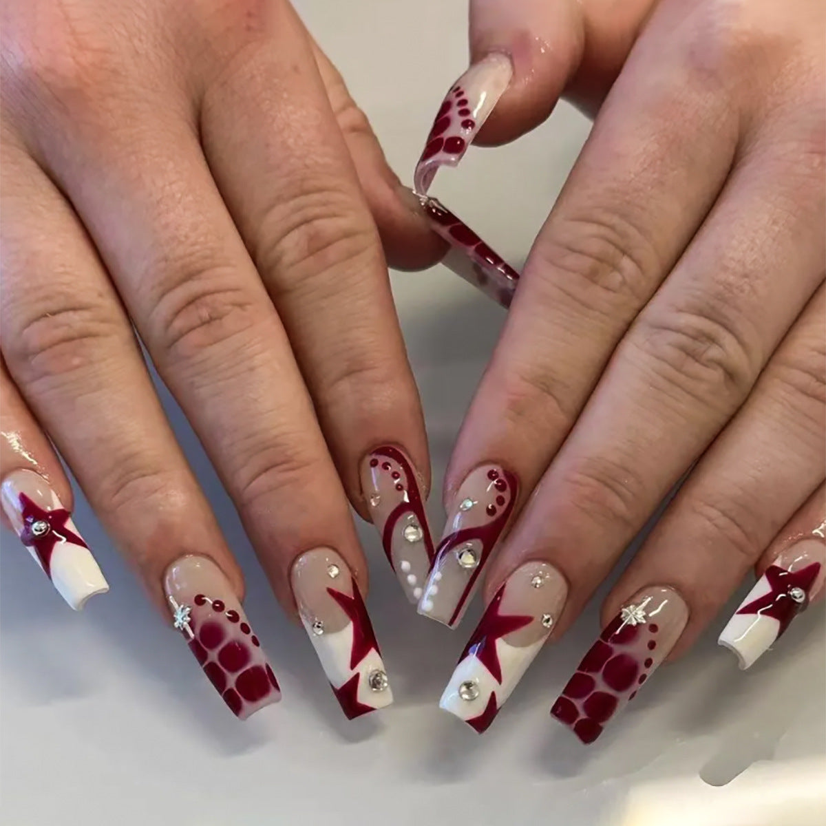 Dekoratives Press-On Nagelset Brehn