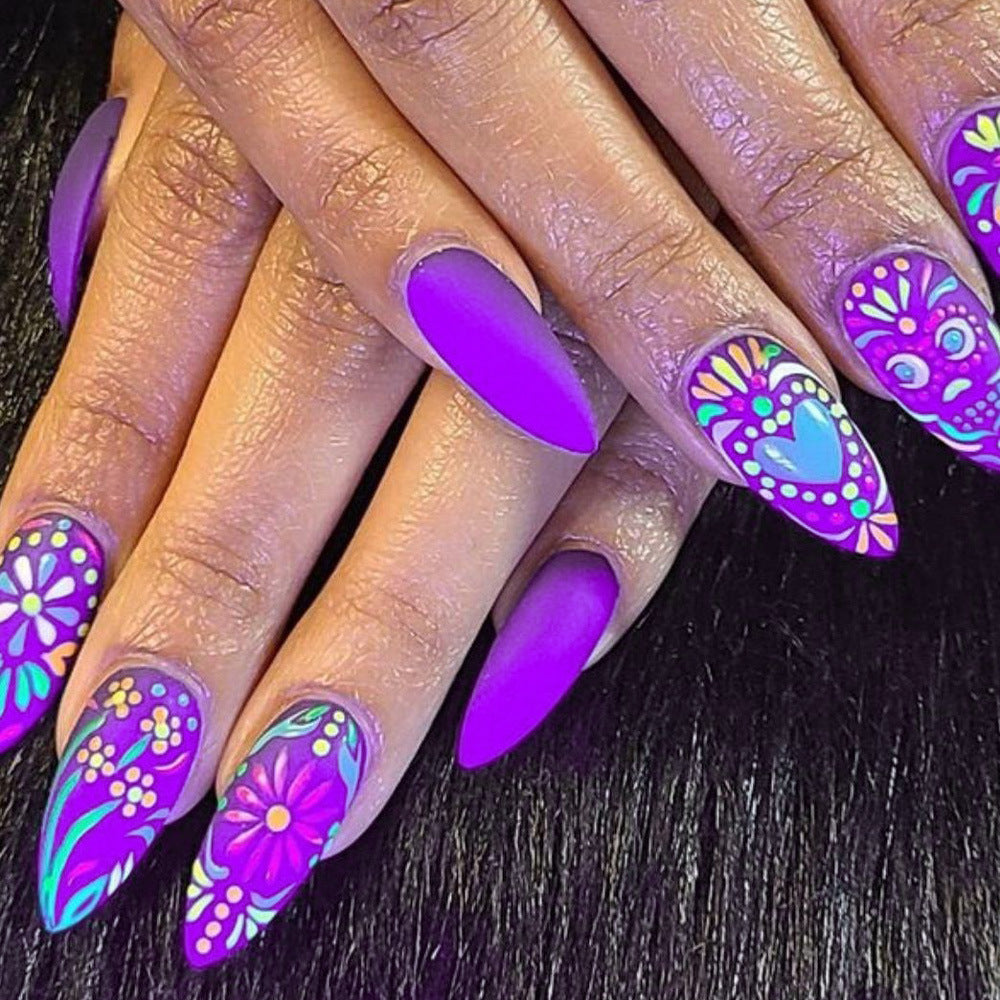 Kreative Nagelkunst Brehn