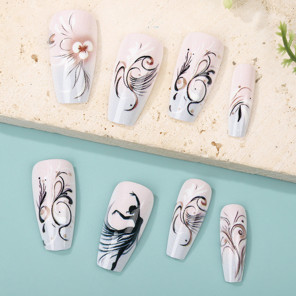 Elegante Kunstnägel mit floralen Motiven Brehn