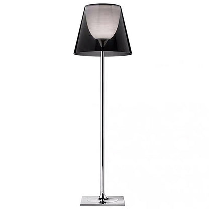 Moderne Minimalistische Stehleuchte mit verstellbarem Schirm
