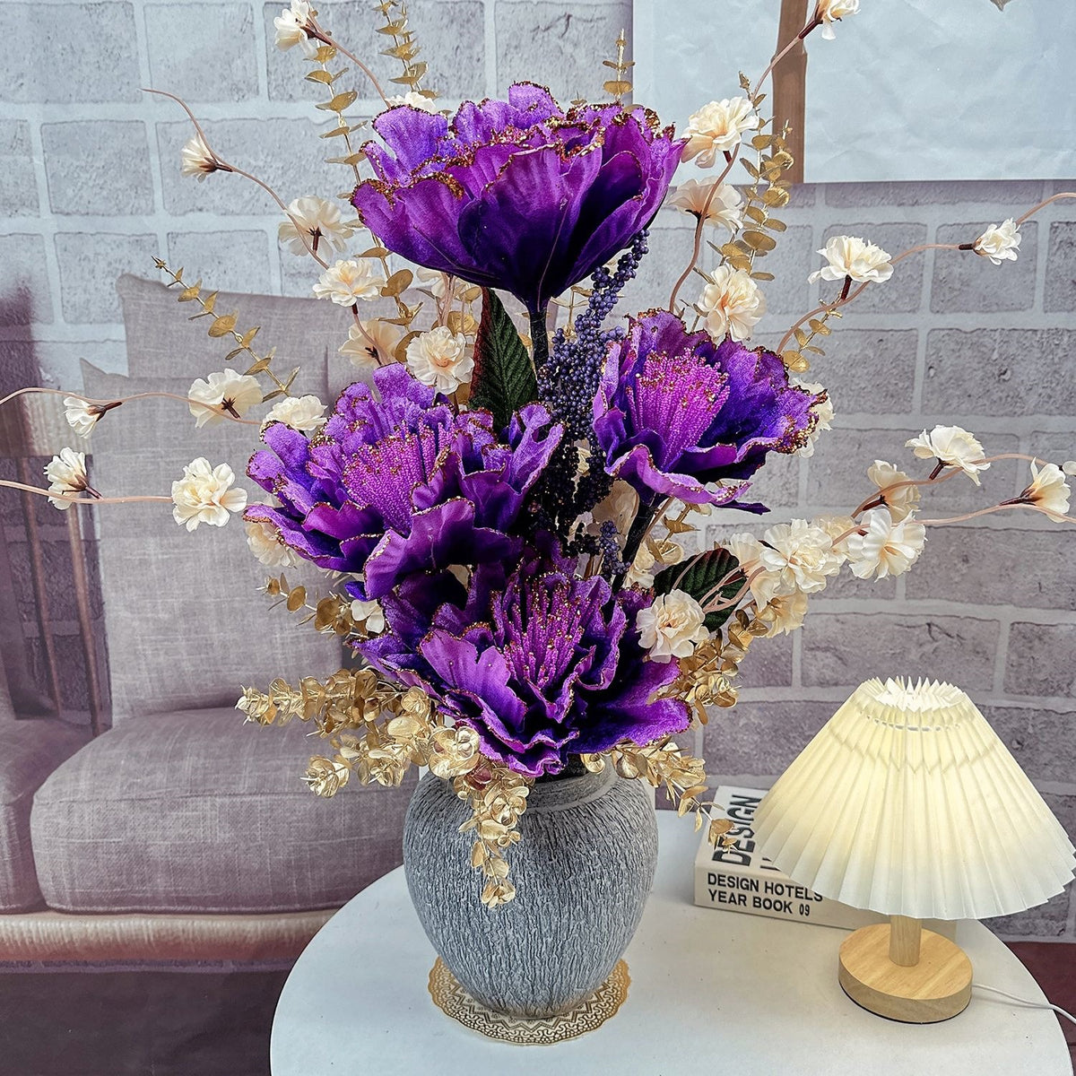Künstliches Blumenarrangement