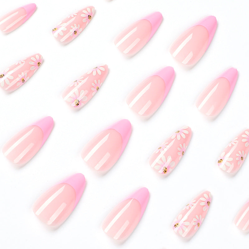 Kunstvolle Nagelverlängerungen mit floralem Design Brehn