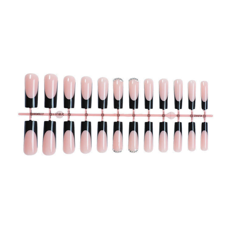 Kreatives Kunstnagelset mit eleganten Schwarz-Pink-Design Brehn