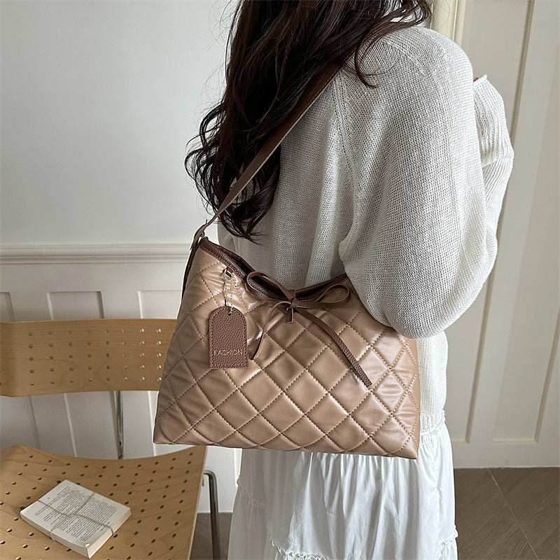 Gepolsterte Leder Hobo Tasche