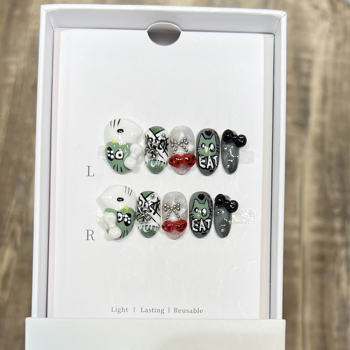 Dekorativer Floral Stiletto Press-On Nail Set Brehn