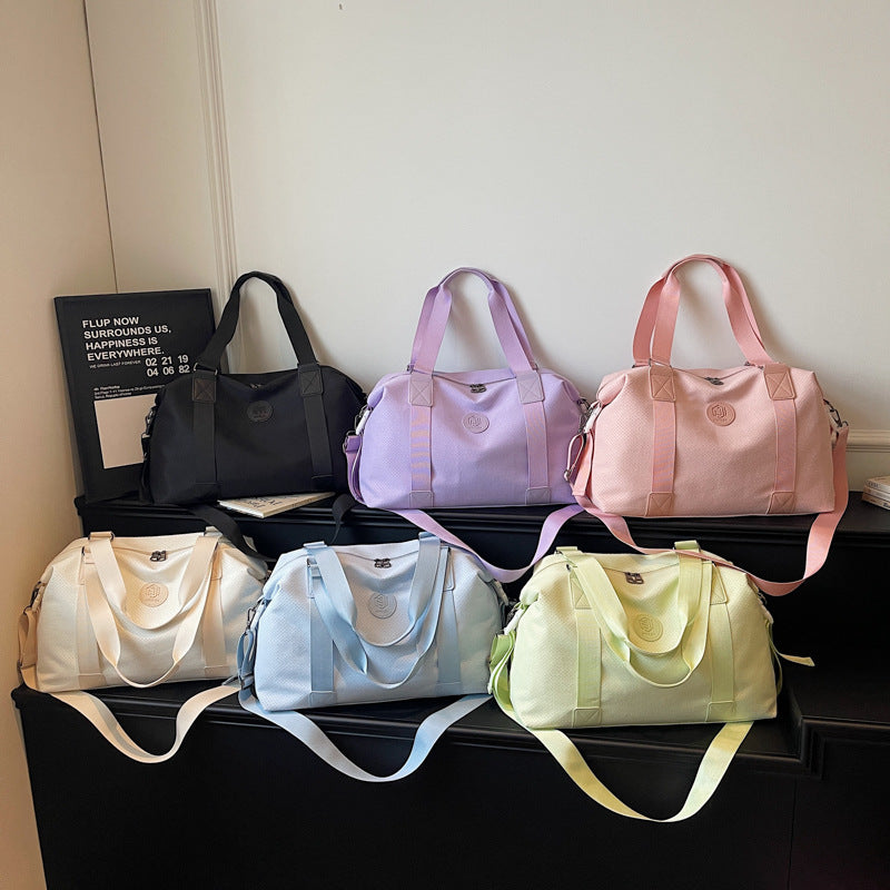 Damen Sportliche Reisetasche mit belüftetem Design Brehn