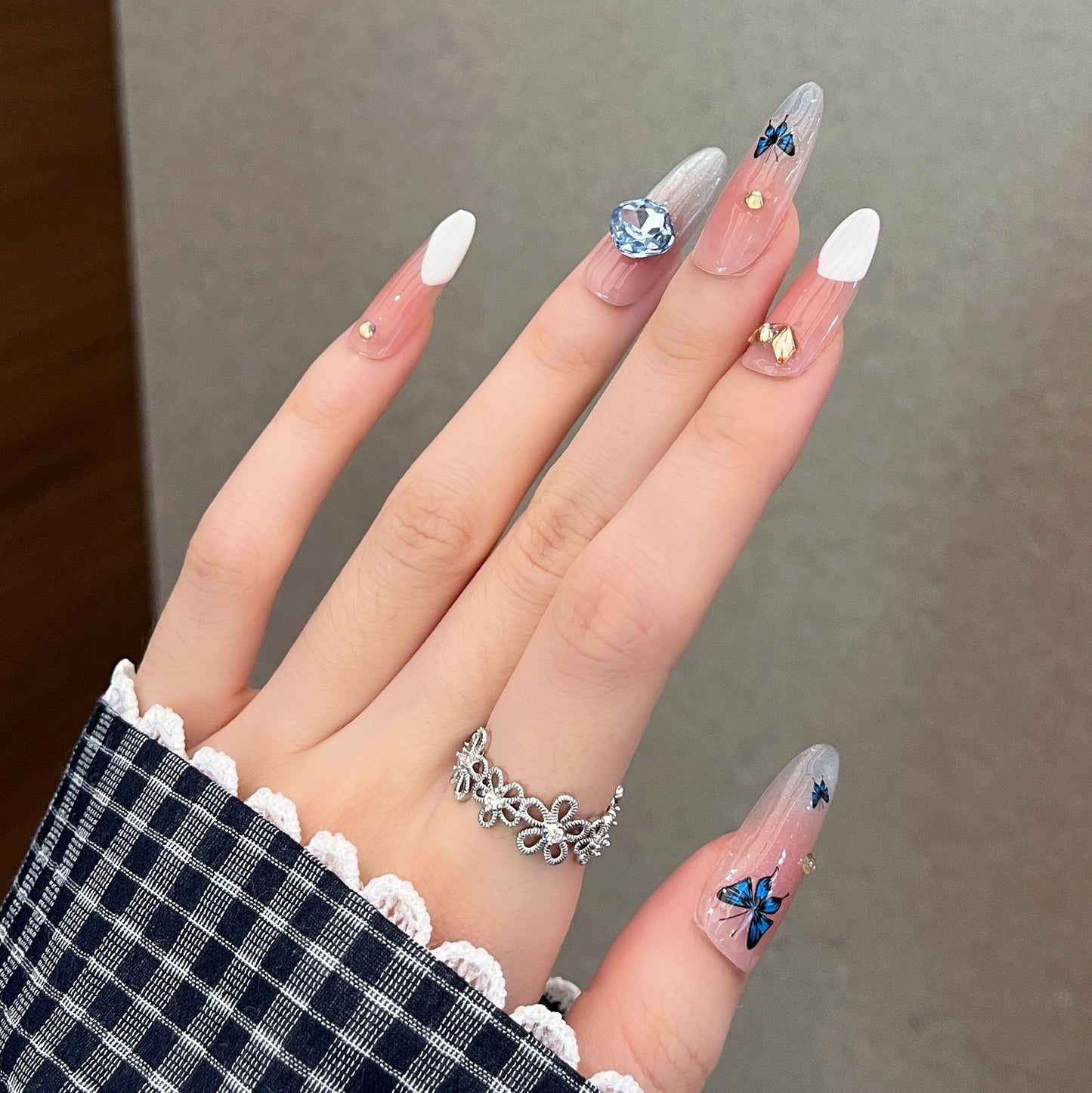 Dekorative Strass Press-On Nagelverlängerungen Brehn