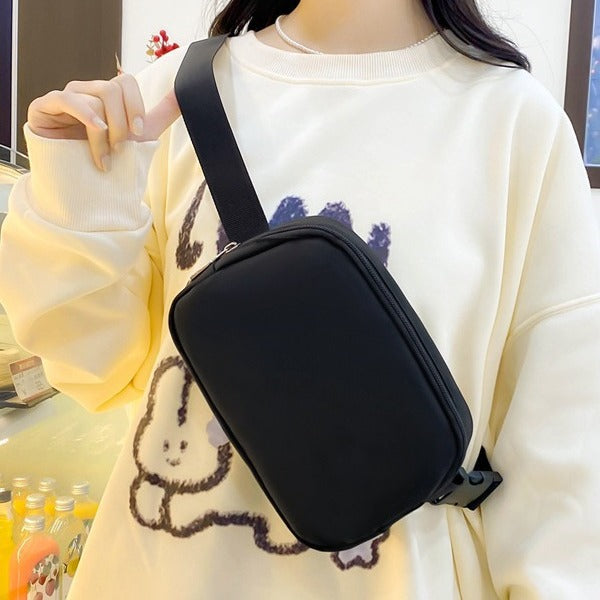 Modische Gürteltasche In Minimalistischer Form Brehn