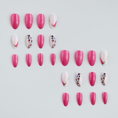 Stylisches French Tip Design Nagelkunst