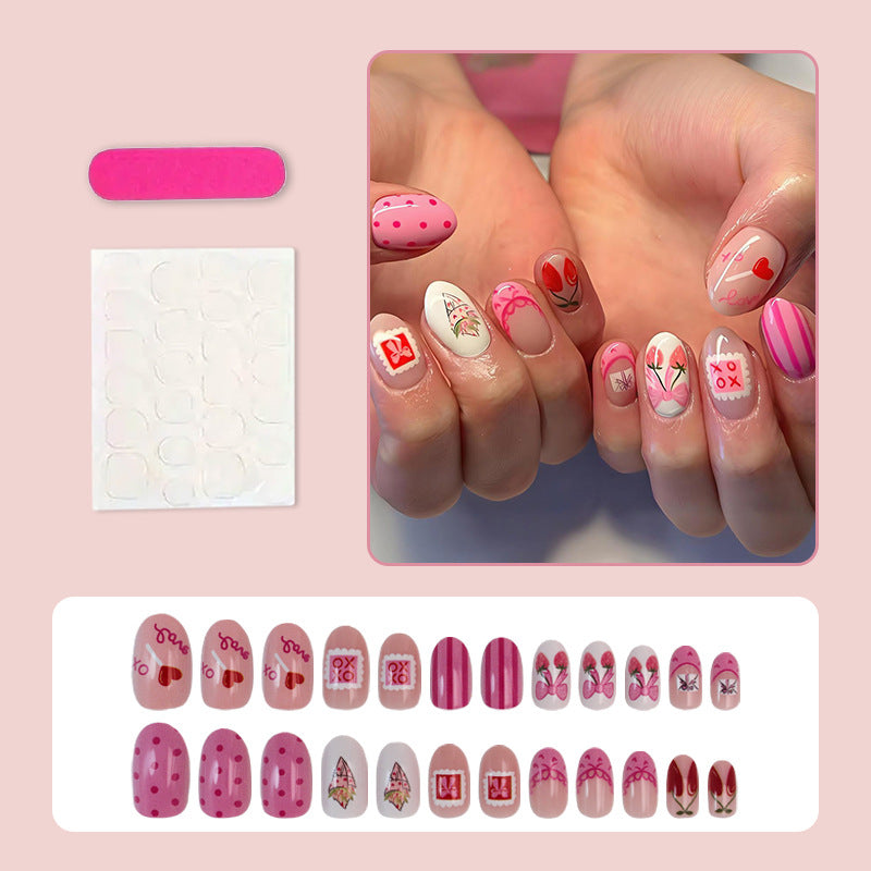 Kunstnagelset mit romantischen floralen und herzlichen Designs Brehn