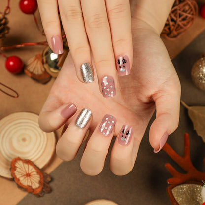 Kunstvolle Nagelkunst mit festlichen Akzenten Brehn